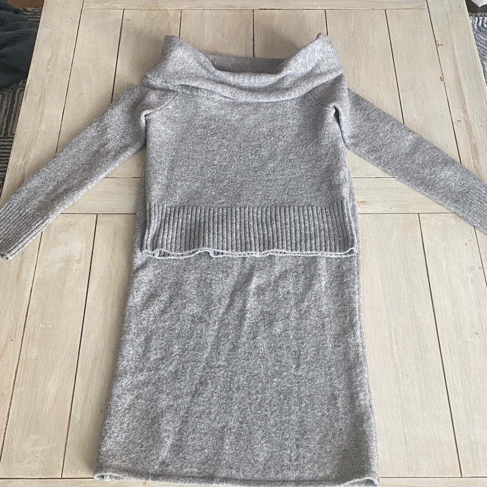 House of Harlow 1960 Gray Cowl Neck Sweater & Midi Skirt Set Size Small